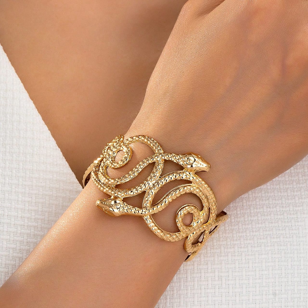 Auren Virelia Gold Cuff