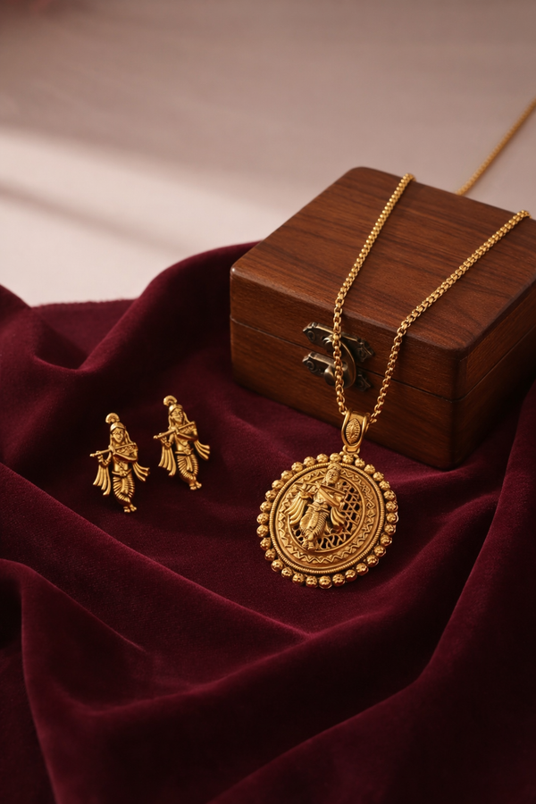 Divine Heritage Gold Pendant Set