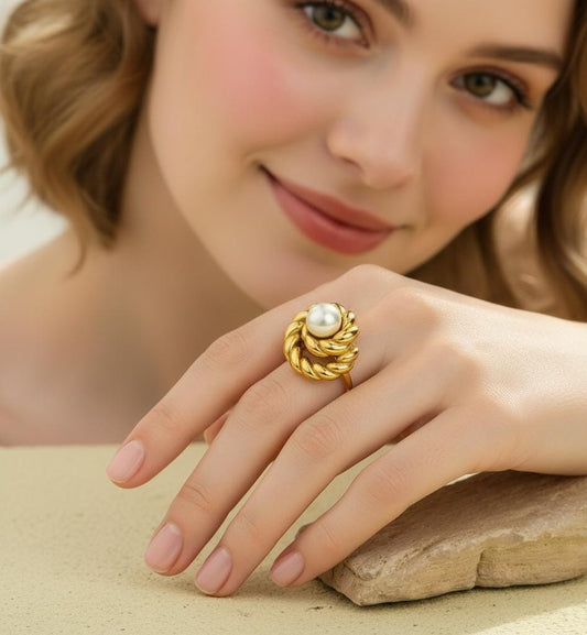 Perla Élan Gold Ring