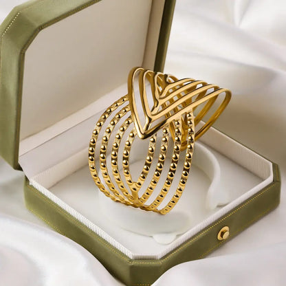 Vérité Sculpted Gold Bracelet