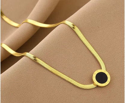Auren Noir Medallion Necklace